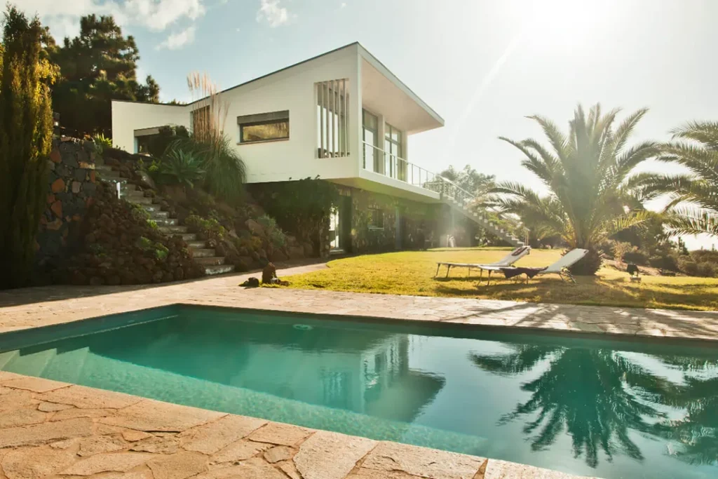 villa aux îles Canaries avec piscine et jardin