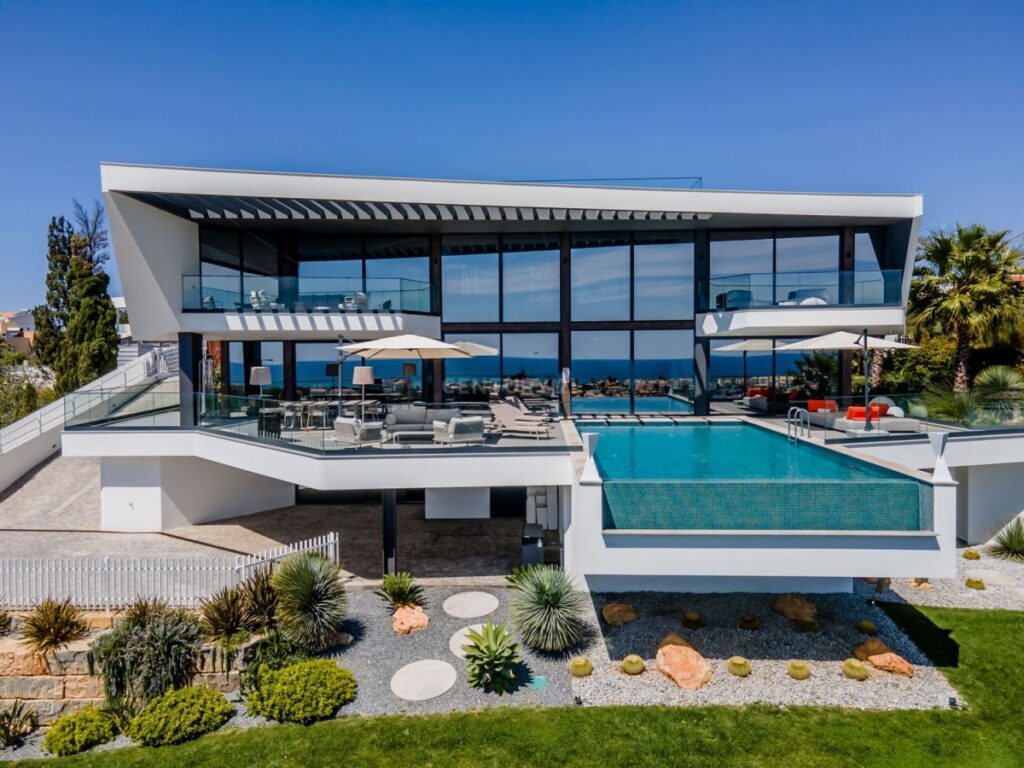 villa moderne au Portugal avec piscine